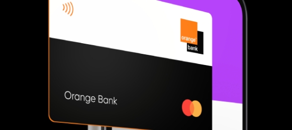 Móvil con tarjeta Orange Bank.